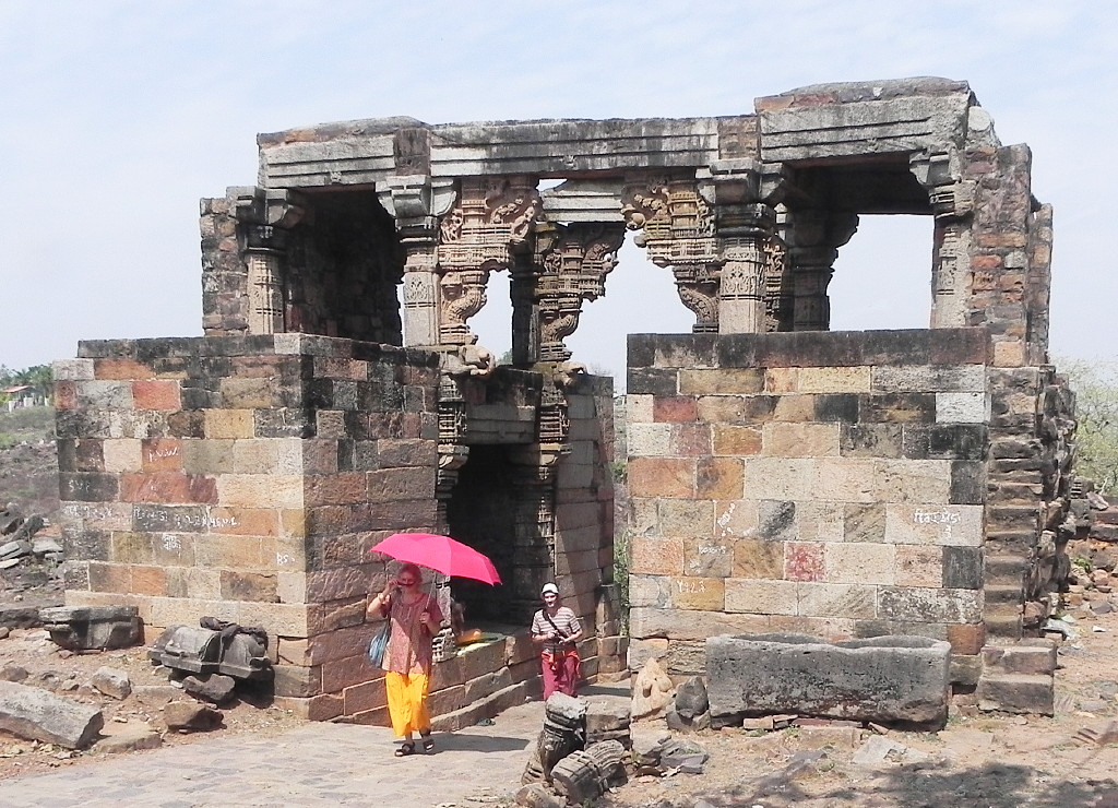 Omkarishwar ruin.