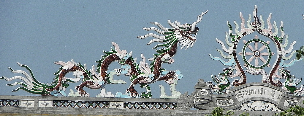 Dragon on Vietnamese temple.